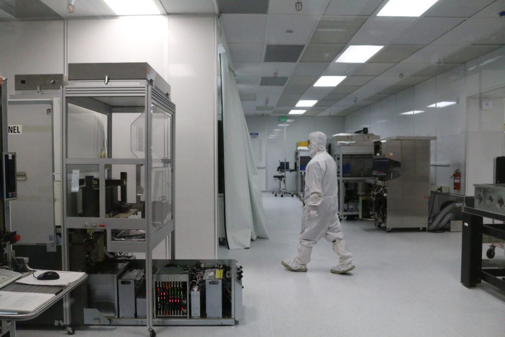 Class 100 / Level 5 Clean Room